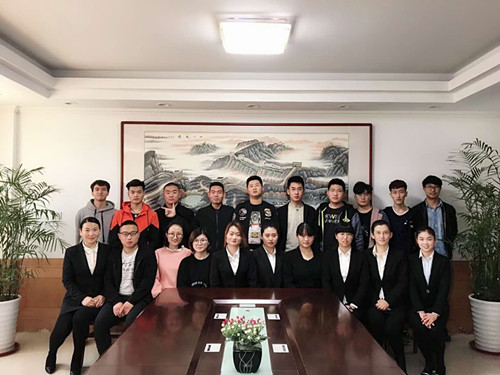 2018年日本留學(xué)4月生第二批出境學(xué)生合影留念