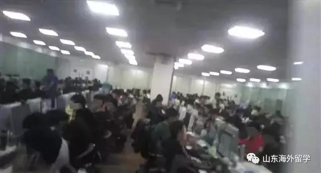 一黑龍江的大學(xué)生被騙入菲國做“奴隸”，那里竟圈著10萬中國人
