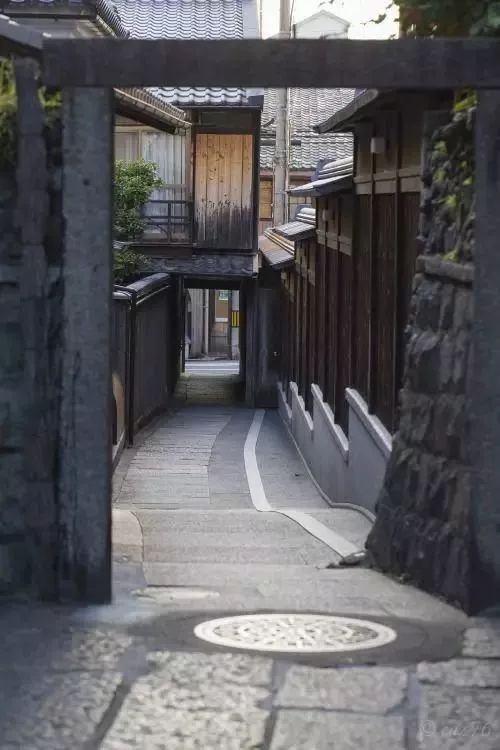 日本的街道真的非常干凈，那么，日本人把垃圾都扔哪兒了呢？