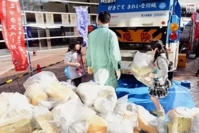 日本的街道真的非常干凈，那么，日本人把垃圾都扔哪兒了呢？