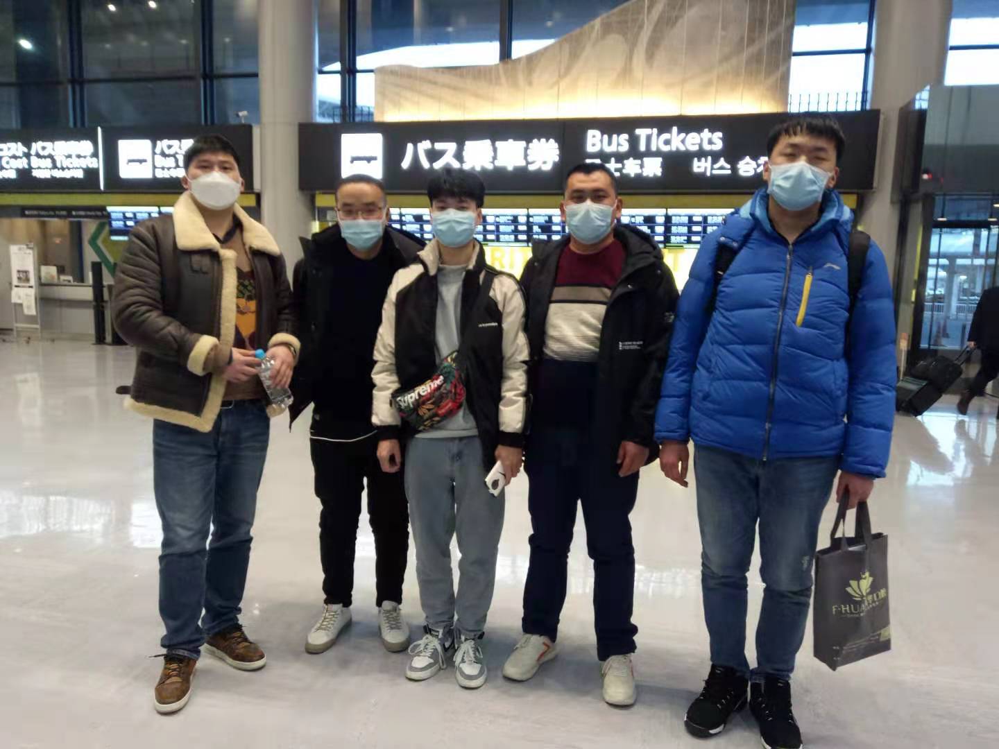 恭喜我們可愛的留學(xué)生順利入境嘍！